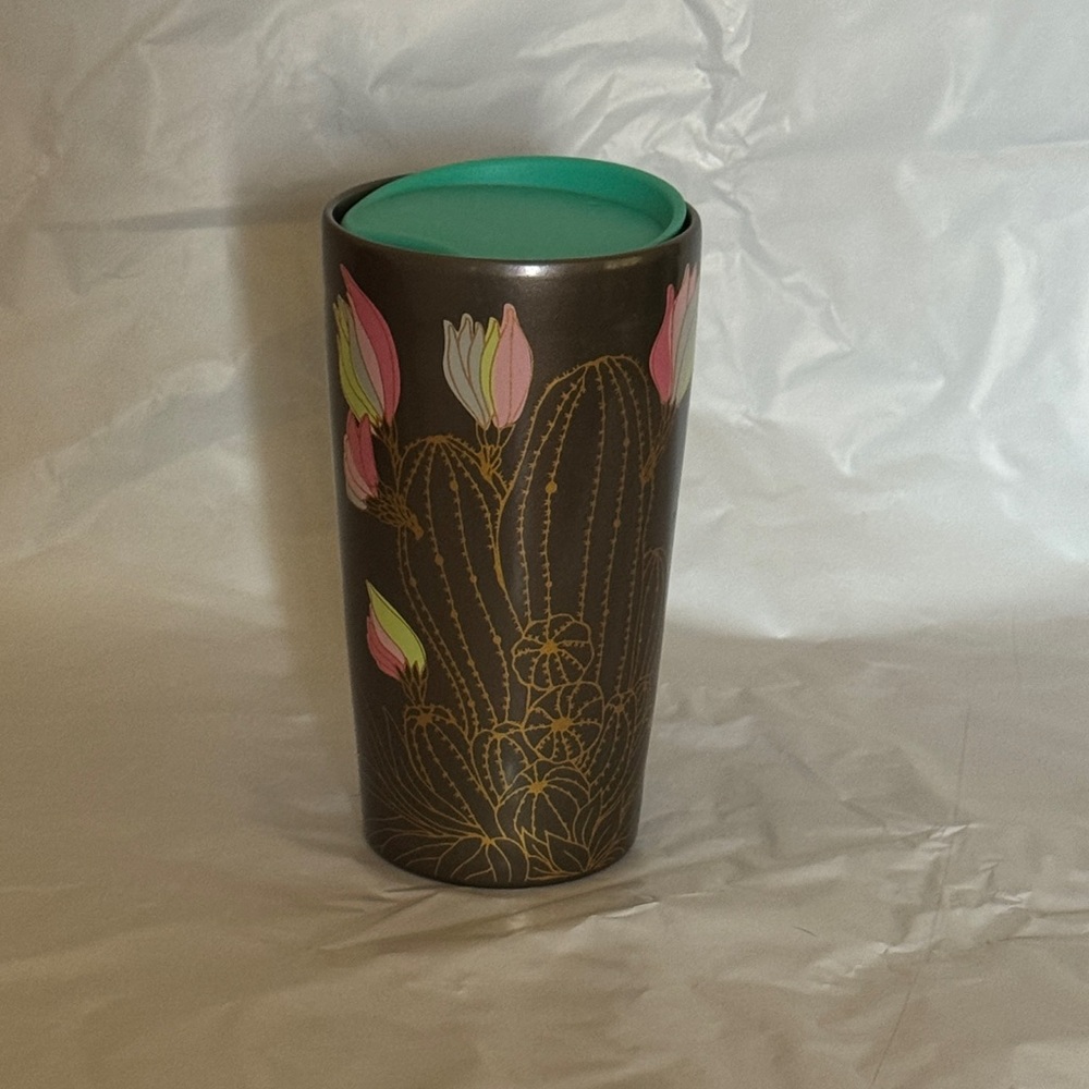 New Starbucks, cactus coffee cup